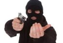 ગાંધીનગરમાં સનસનાટીપૂર્ણ Robbery: મહિલાને છરીની અણીએ લૂંટી