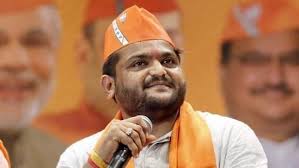 विधायक हार्दिक पटेल के खिलाफ गिरफ्तारी वारंट जारी: पाटीदार आंदोलन से जुड़े मामले में कोर्ट का सख्त रुख
