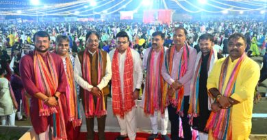 Gandhinagar: આઠમા નોરતે મંત્રી ઋષિકેશભાઇ પટેલ કેસરિયા ગરબામાં ઉપસ્થિત રહ્યા