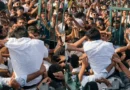कॉकरोच जनता पार्टी के संस्थापक अभिजीत दीपके को युवक ने जड़े थप्पड़, समर्थकों ने आरोपी को जमकर पीटा
