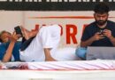 जंतर-मंतर पर भारी तनाव: 20 दिनों से भूख हड़ताल पर बैठे सोनम वांगचुक को पुलिस ने मंच से उठाया, सफदरजंग अस्पताल में कराया गया भर्ती जंतर-मंतर पर भारी तनाव: 20 दिनों से भूख हड़ताल पर बैठे सोनम वांगचुक को पुलिस ने मंच से उठाया, सफदरजंग अस्पताल में कराया गया भर्ती