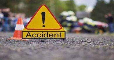 गांधीनगर के अडालज रोड पर भीषण सड़क हादसा, गरुबा खेलकर लौट रहे एमबीबीएस छात्रा समेत 3 की मौत